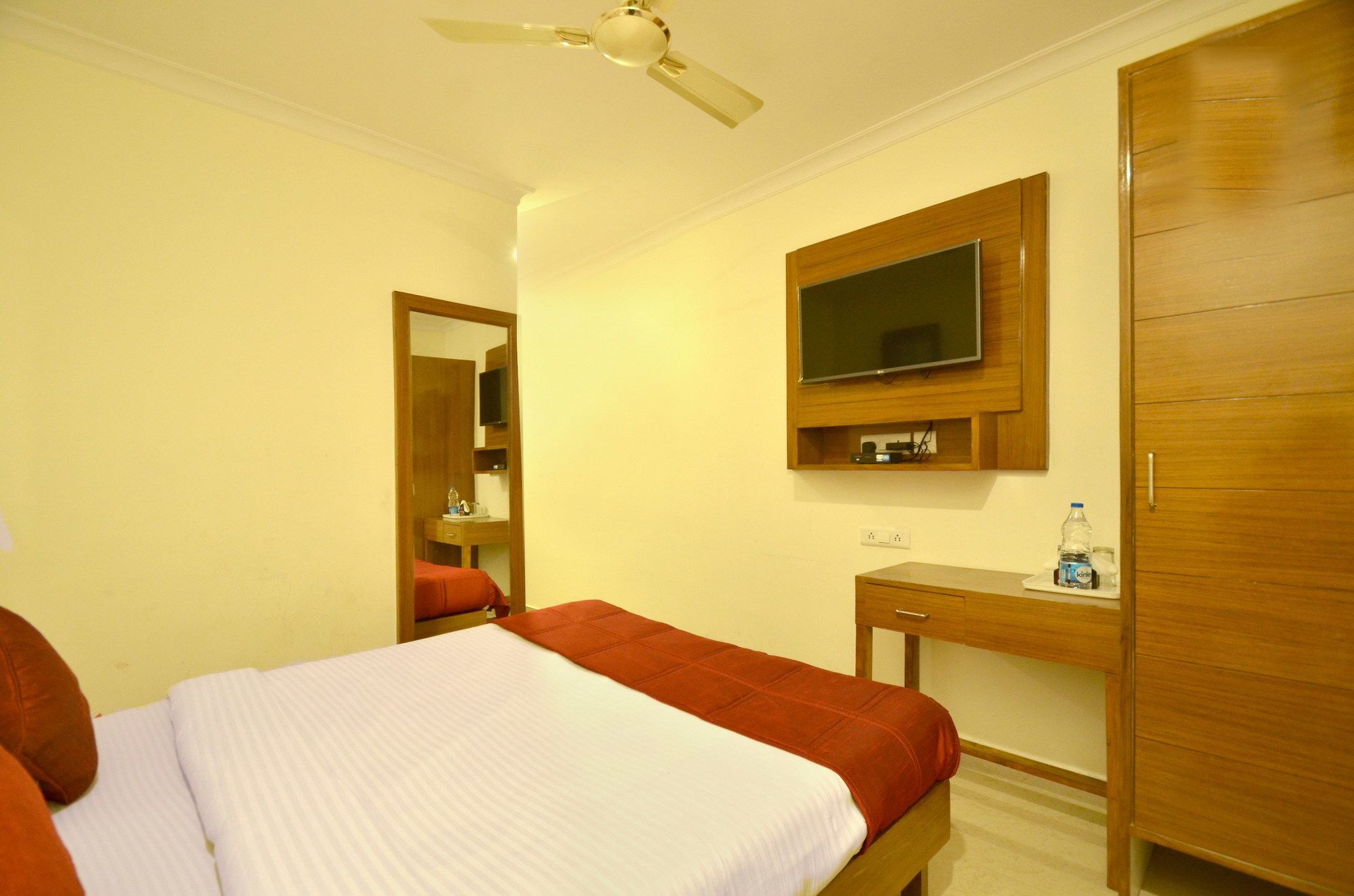 Oyo 5190 Hotel Golden Inn Chandīgarh Dış mekan fotoğraf
